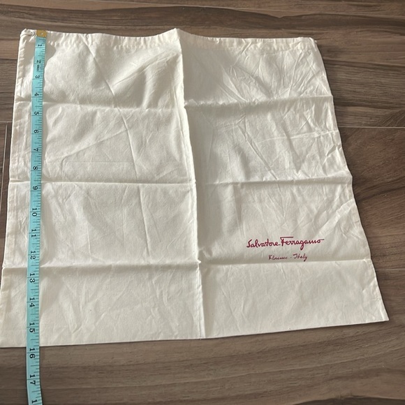 Salvatore Ferragamo large dust bag - Picture 4 of 4